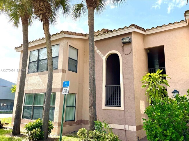 Building Photo - 2826 S University Dr