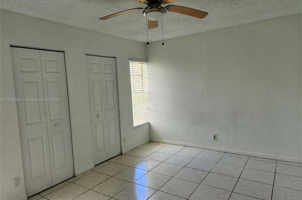 Building Photo - 10149 Twin Lakes Dr
