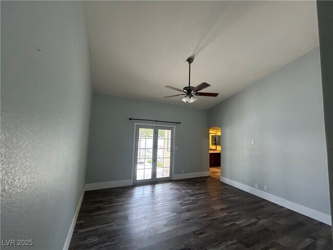 Building Photo - 3436 N Tenaya Wy