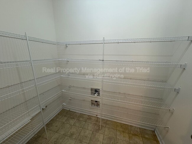 Building Photo - 1642 Ashmead Ln