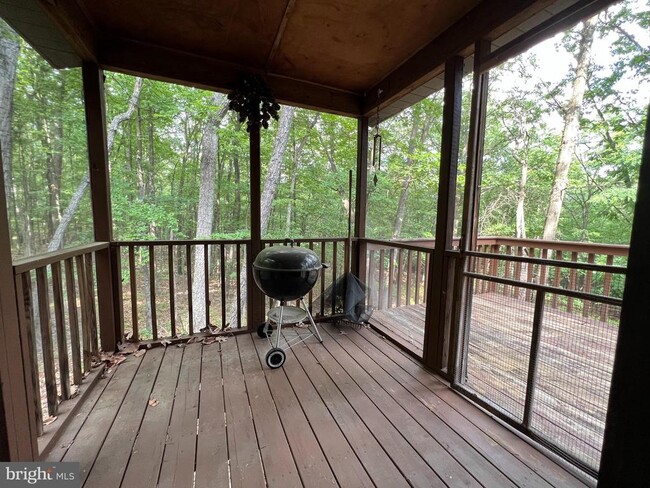 Building Photo - 148 Fieldstone Ln
