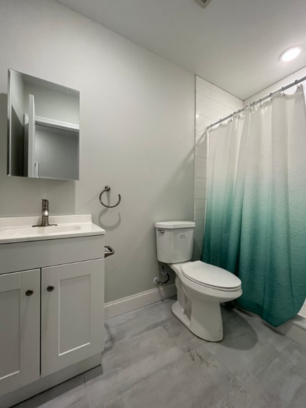 Building Photo - 106 S 42nd St