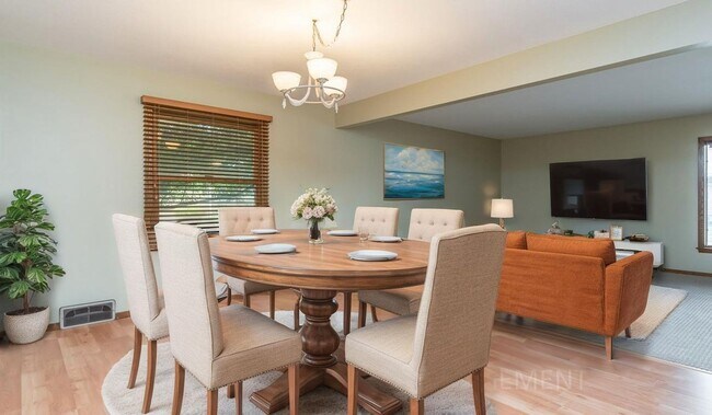 Building Photo - LARGE AND SPACIOUS, YET COZY AND QUAINT RANCH STYLE 4 BD, 3 BA HOUSE WITH DOUBLE ATTACHED GARAGE,...