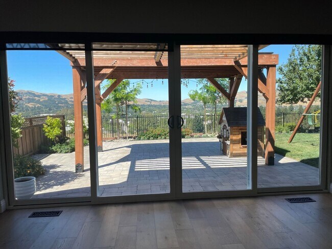Building Photo - $6,950 - Canyon Lakes Luxury 4BR – Designer Upgrades, Wine Bar & Best Views in San Ramon