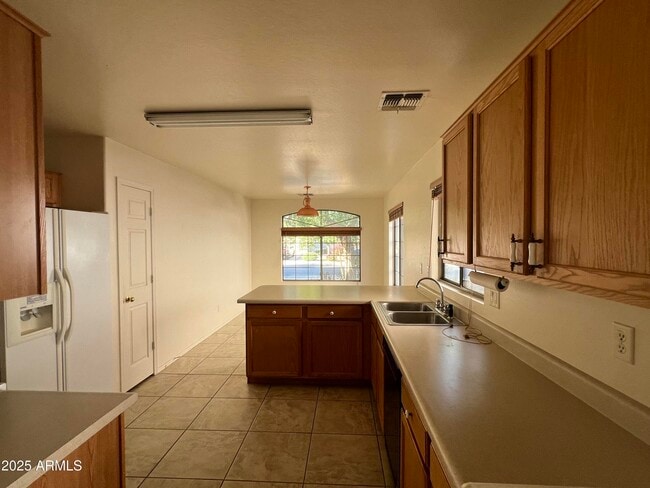 Building Photo - 12729 W Ventura St