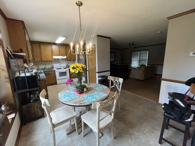 Building Photo - 49 Baysprings Court - 3