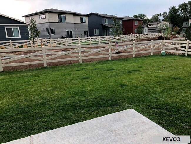 Building Photo - Gorgeous House in Dry Creek Neighborhood!