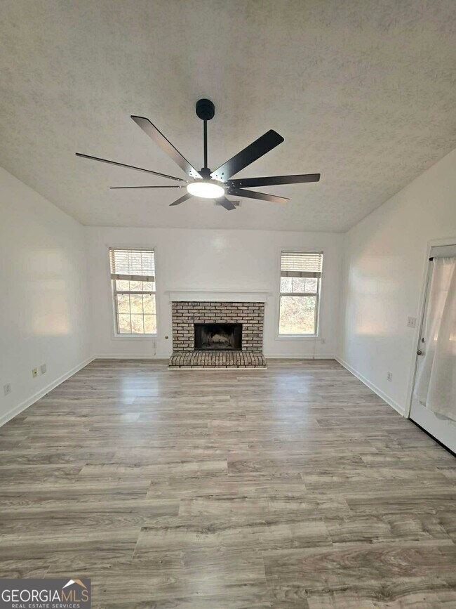 Building Photo - 2400 Miller Oaks Cir