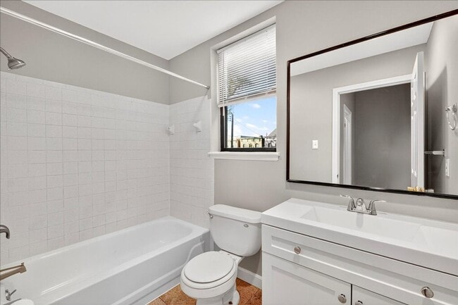 Building Photo - Lafayette Livin'