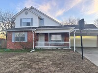 Building Photo - Plainview School District 4 bedroom 3 bath...