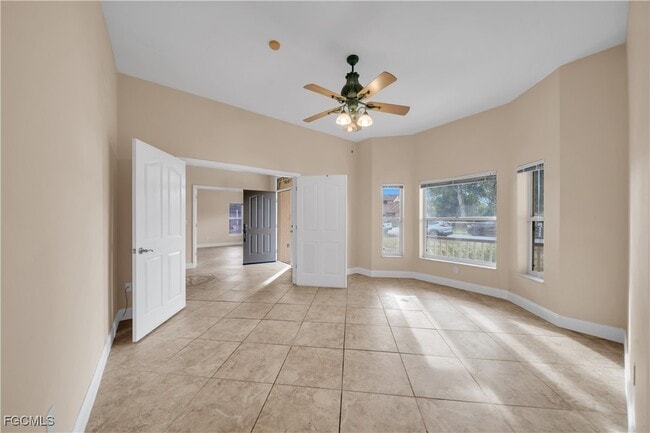 Building Photo - 2015 SE 12th St