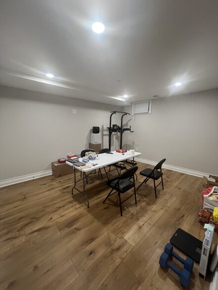 Building Photo - 18 Mount Hood Rd
