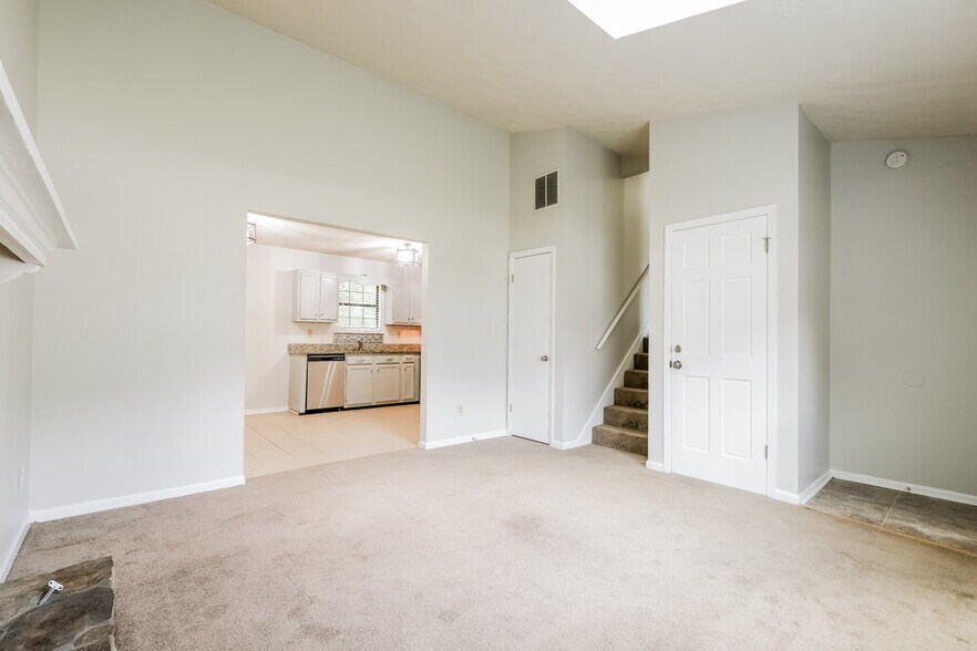 Building Photo - 6230 Littleton Dr