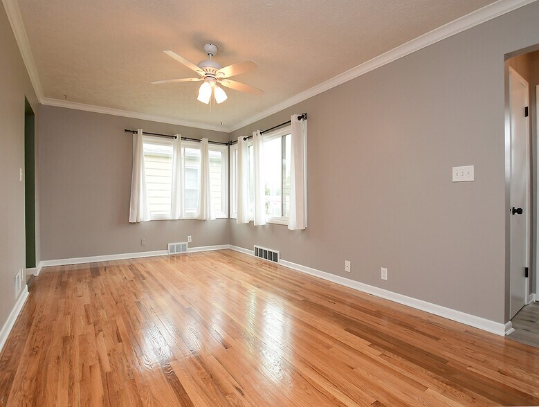 Building Photo - 6939 Binney St