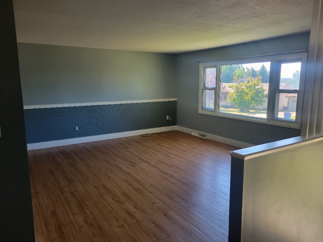 Building Photo - 1127 Ave C NW