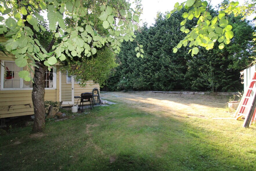 Backyard - 9228 37th Ave SW
