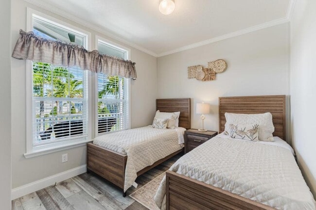 Building Photo - 12581 Coconut Dr