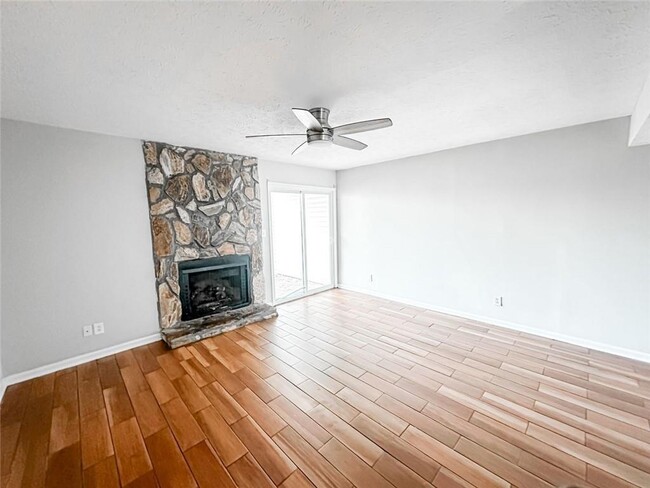 Building Photo - 2498 Hidden Cove Ct