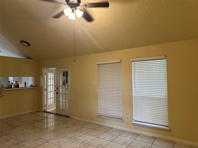 Building Photo - 6311 Clayridge Dr