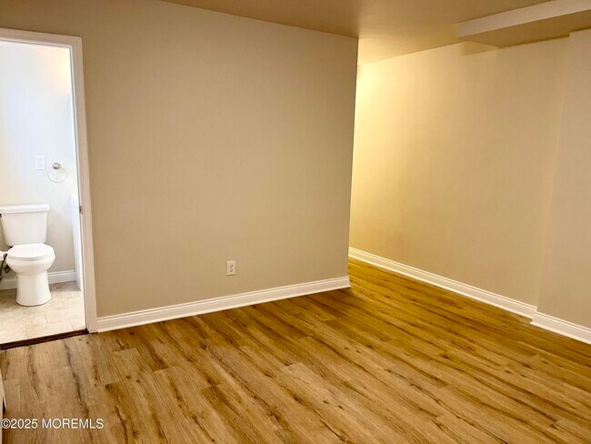 Building Photo - 320 8th Ave