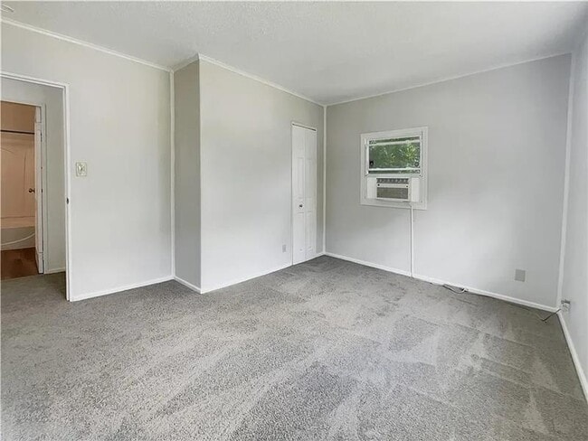 Building Photo - 1202 Clifton Ave