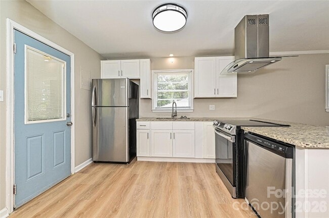 Building Photo - 321 Hamilton Dr NE