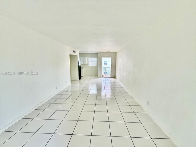Building Photo - 2352 NE 9th St