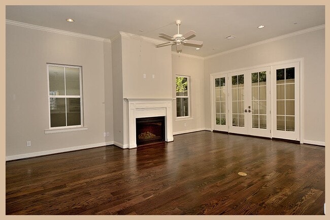 Building Photo - 215 Willow St