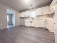 Building Photo - 836 White Oak Dr