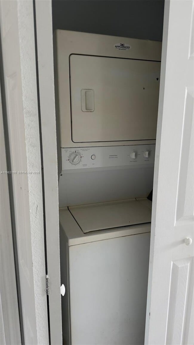 Building Photo - 689 NW 6th St