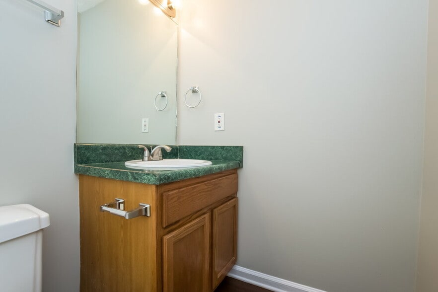 Building Photo - 187 Sherwood Forest Dr