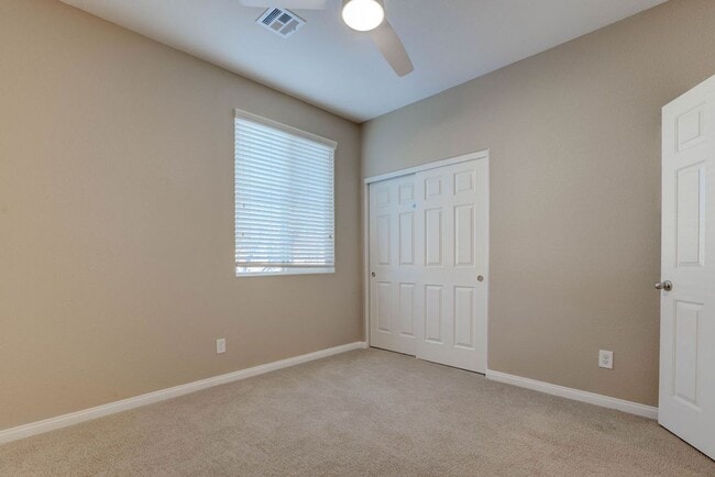 Building Photo - 10931 Sardinia Sands Dr