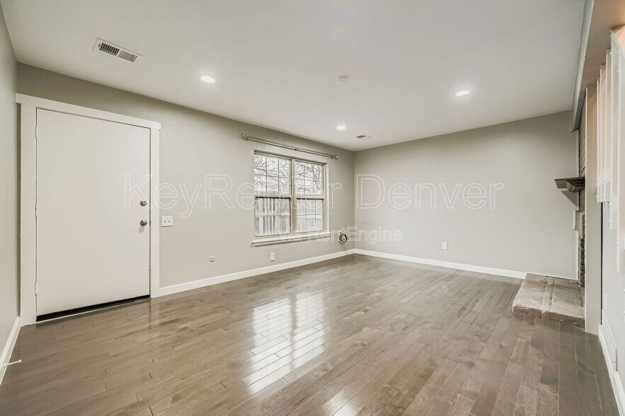 Building Photo - 7053 S Knolls Way