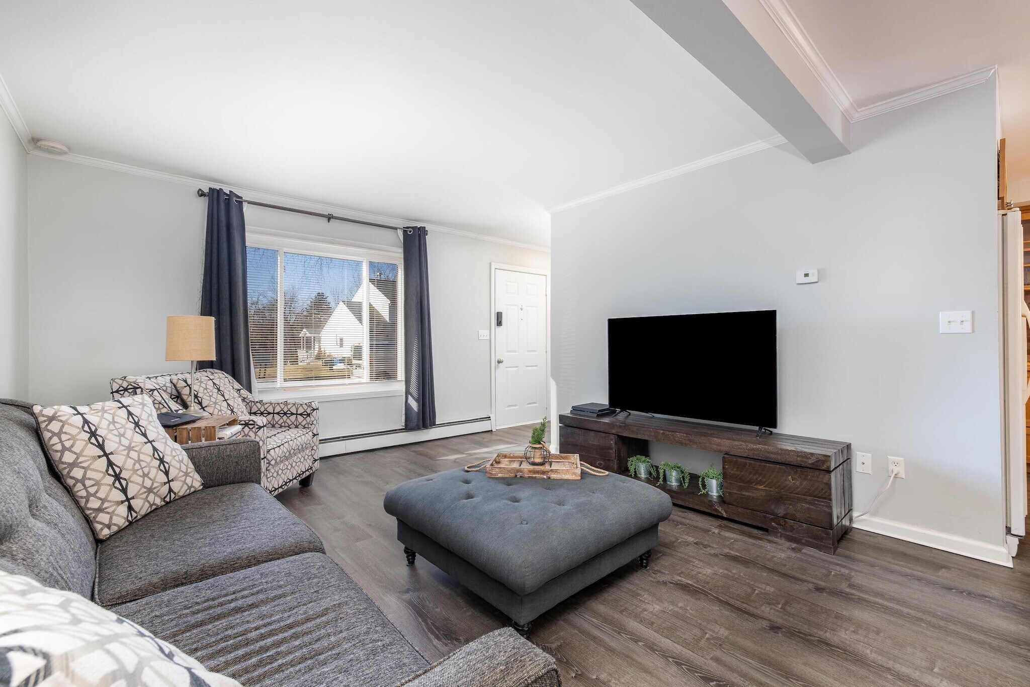 Building Photo - 15 Lake Dr