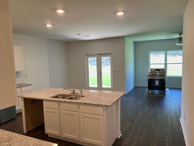 Building Photo - Newer 4BR / 2BA One-Level Home – Granite, Stainless Appliances, Large Backyard, Cul-de-Sac