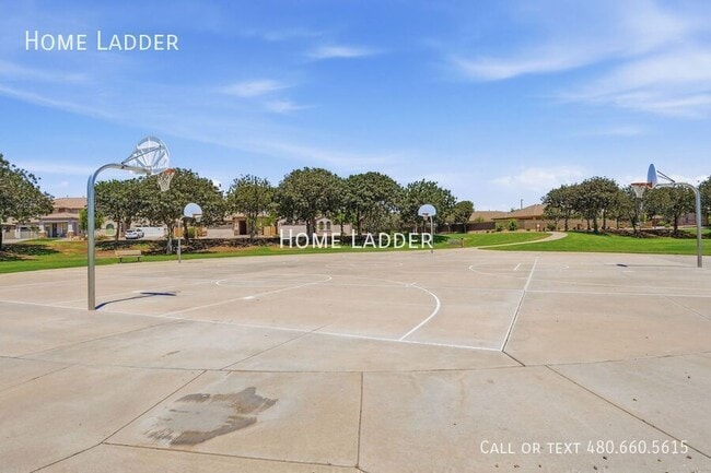 Building Photo - 4172 E Santa Fe Ln