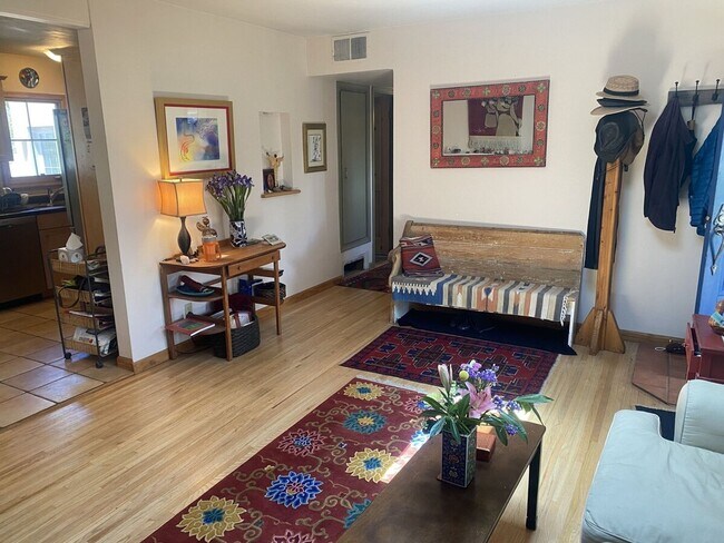 Building Photo - Santa Fe Style House & Studio on Rio Vista...