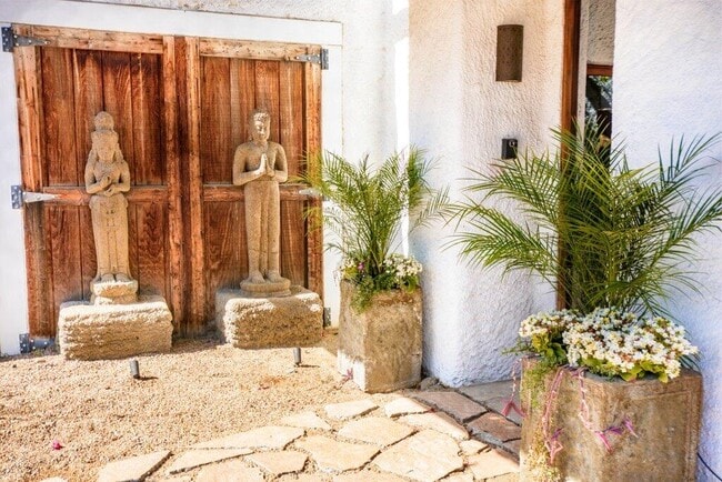 Building Photo - 71607 Sahara Rd