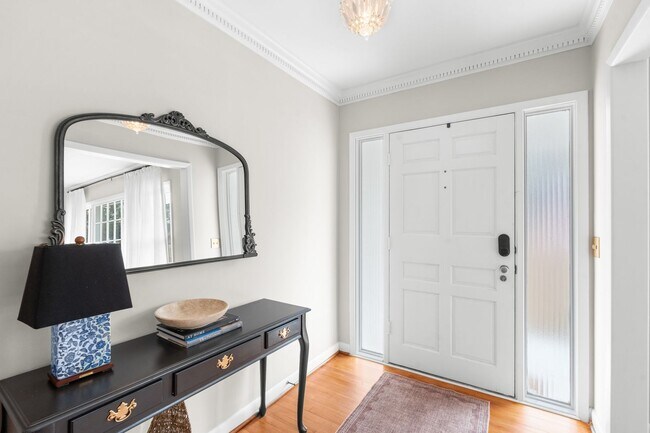 Building Photo - 106 Benson Dr