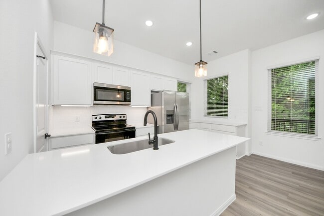 Building Photo - 5103 Mallow St