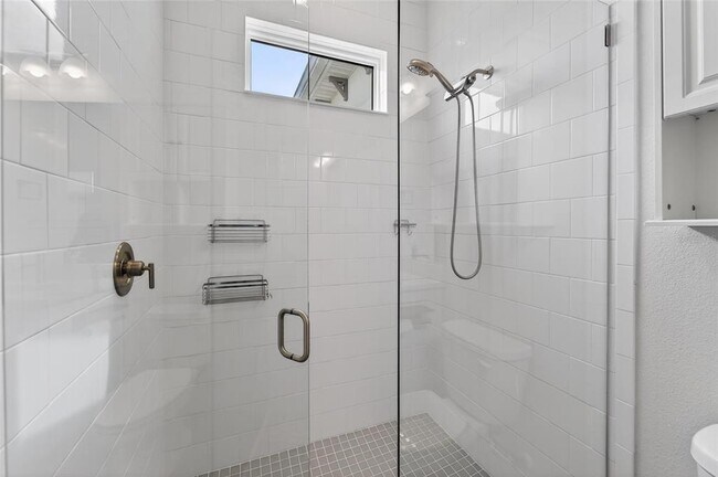 Building Photo - 5917 Cat Claw Ln