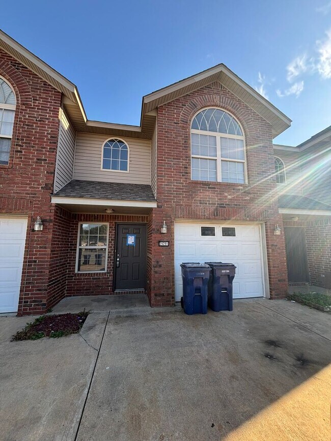 Building Photo - 2929 Meridian Pl