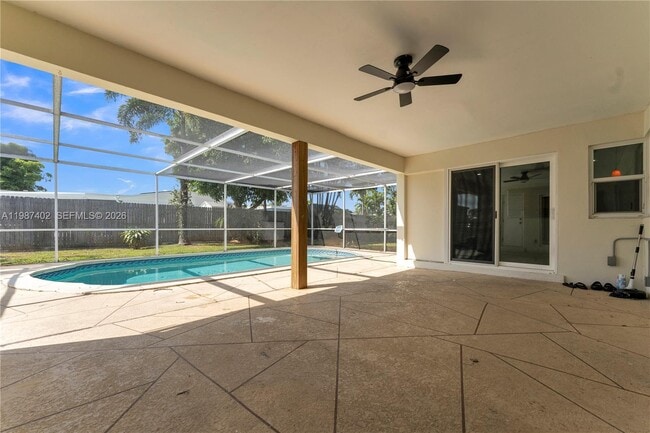 Building Photo - 6924 NW 8th Ct