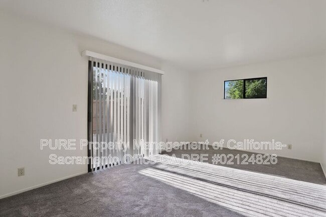 Building Photo - 3203 Sher Ct