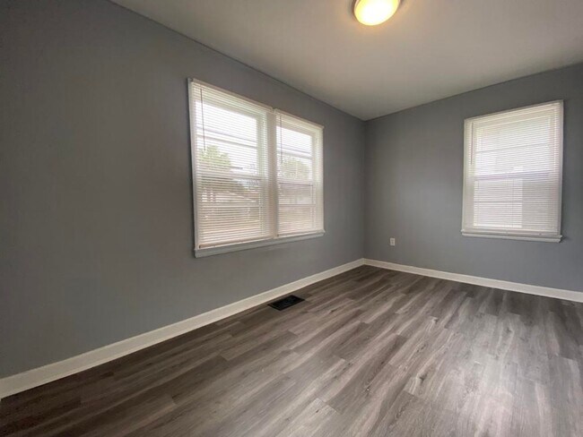 Building Photo - Daytona Beachside Charmer