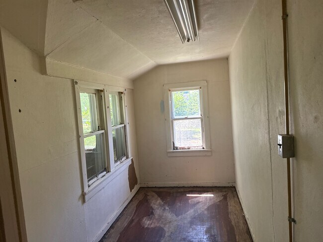 Building Photo - 1612 Morton St