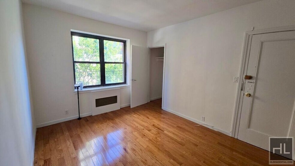 Primary Photo - East 61 Street