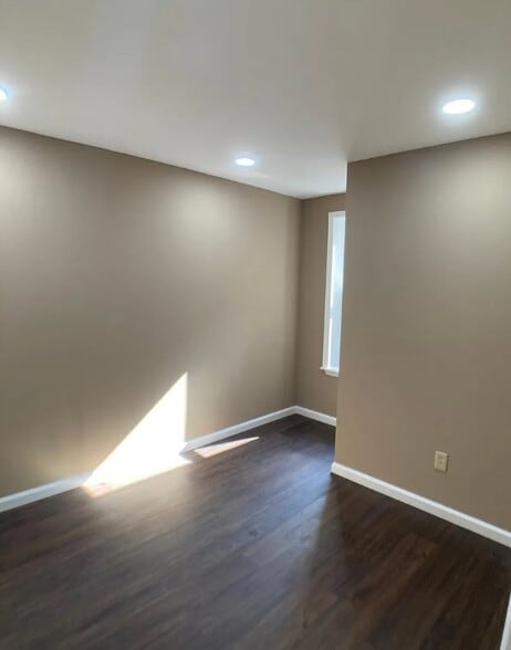 Building Photo - 2060 E Orleans St