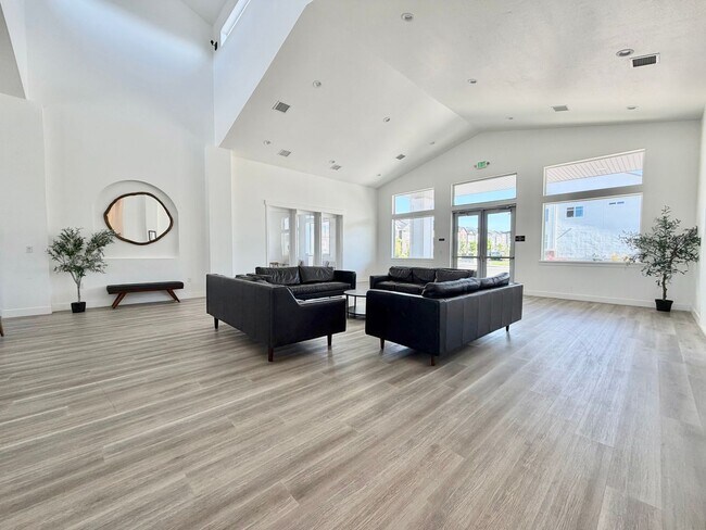 Building Photo - 3BR Condo in The Exchange | Garage, Pool & Minutes to Silicon Slopes