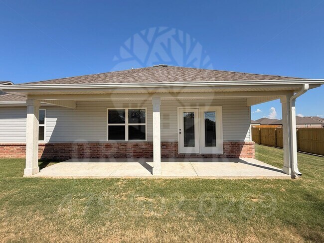Building Photo - 3200 N Arden Wy